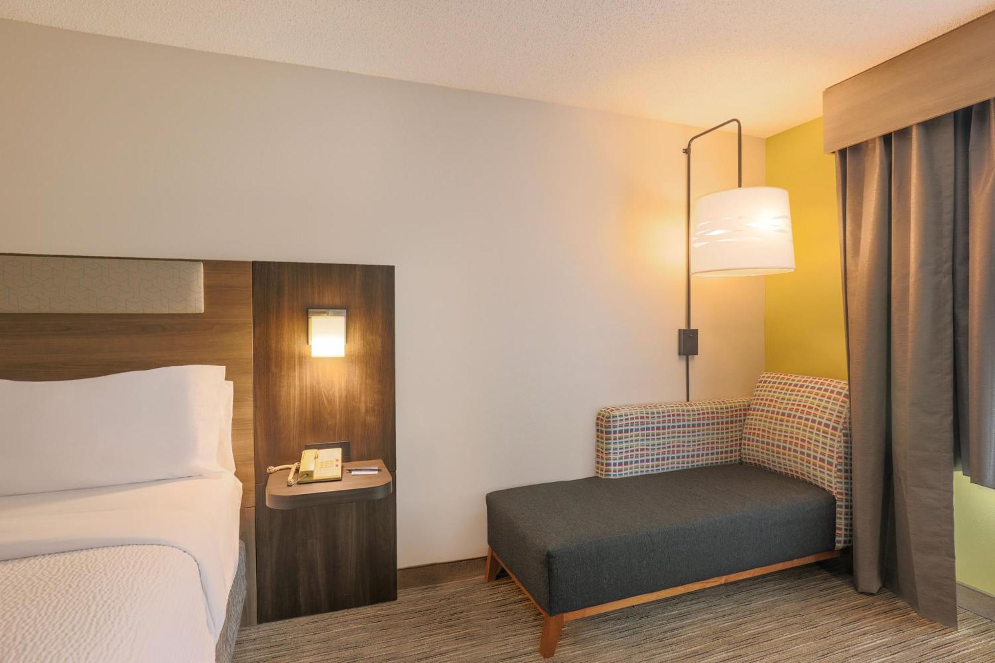 Holiday Inn Express Hotel & Suites Raleigh North - Wake Forest By Ihg Exterior photo