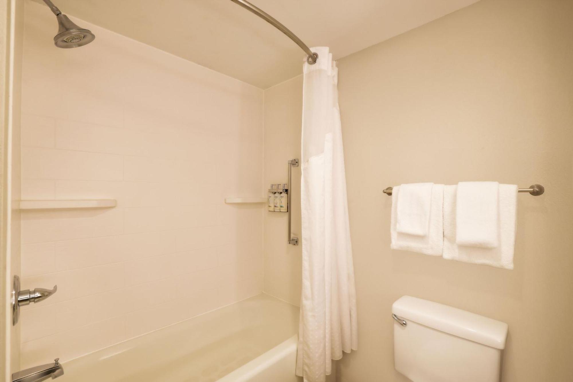 Holiday Inn Express Hotel & Suites Raleigh North - Wake Forest By Ihg Exterior photo