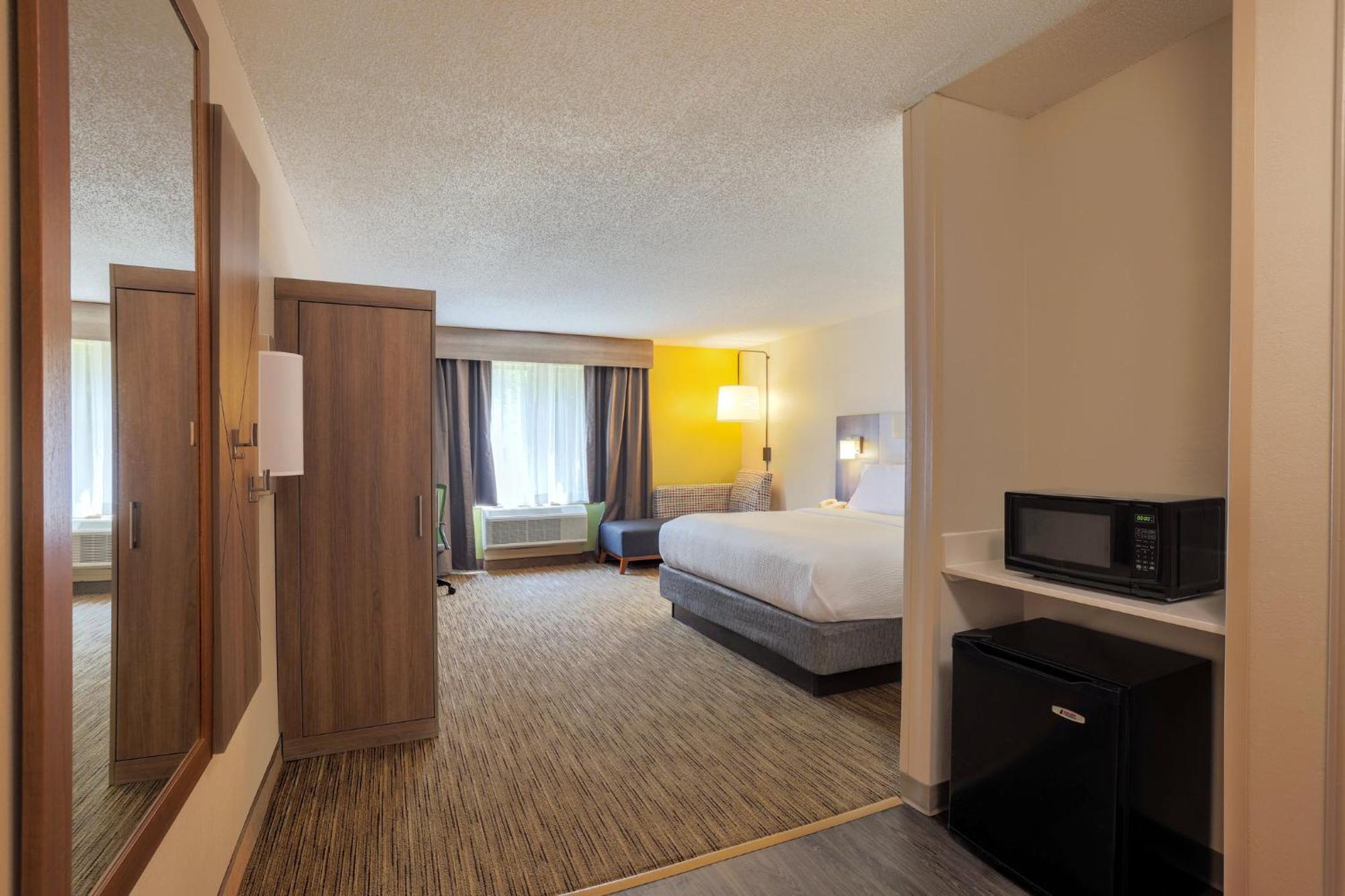 Holiday Inn Express Hotel & Suites Raleigh North - Wake Forest By Ihg Exterior photo